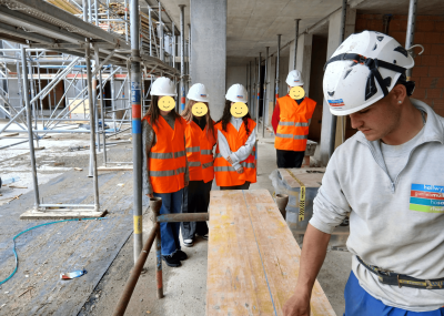 Baustellenbesuch-der-Schule-Rothrist_2026_1.png